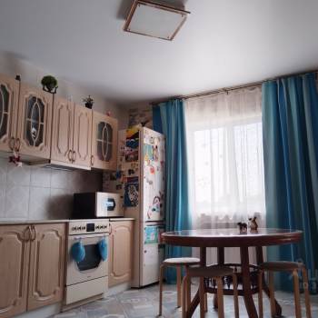 Продается Дом, 180 м²