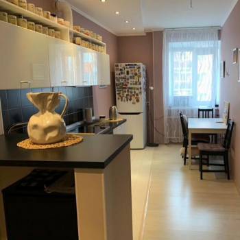 Продается 1-комнатная квартира, 42,7 м²