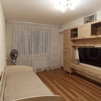 Продается 1-комнатная квартира, 38 м²