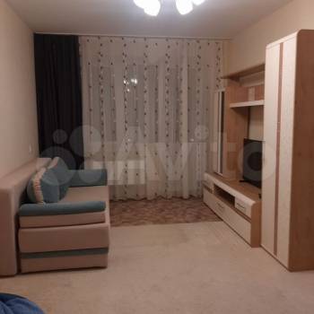 Сдается 1-комнатная квартира, 38 м²