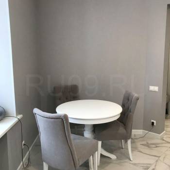 Продается 1-комнатная квартира, 42 м²