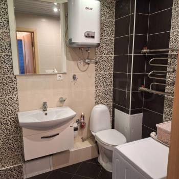 Продается 1-комнатная квартира, 38 м²