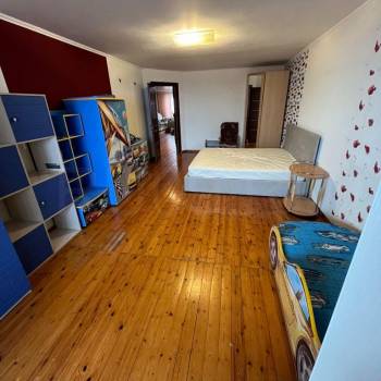 Сдается Многокомнатная квартира, 100 м²