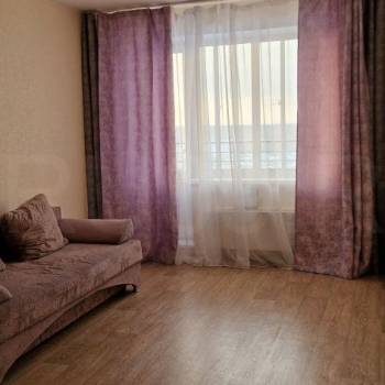 Сдается 1-комнатная квартира, 42 м²