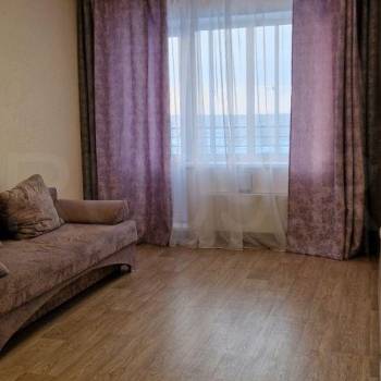 Сдается 1-комнатная квартира, 42 м²