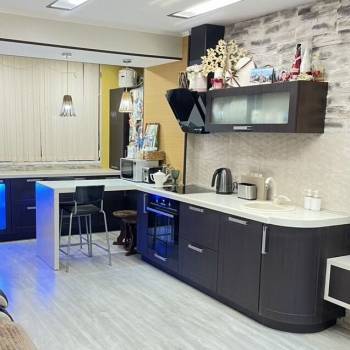 Продается 1-комнатная квартира, 50,8 м²