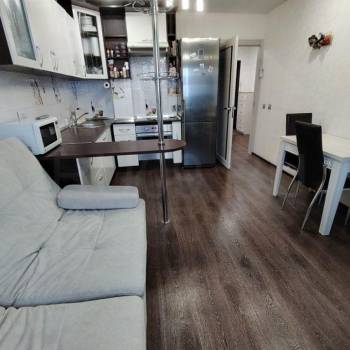 Продается 1-комнатная квартира, 43 м²