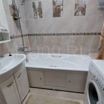 Продается 1-комнатная квартира, 43 м²