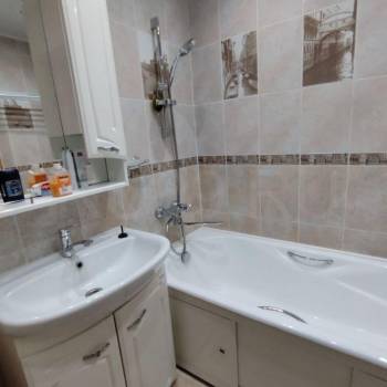 Продается 1-комнатная квартира, 43 м²