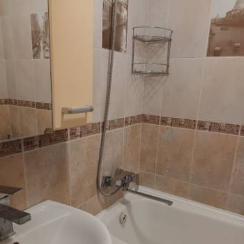 Продается 1-комнатная квартира, 45 м²