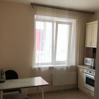 Сдается 1-комнатная квартира, 40 м²