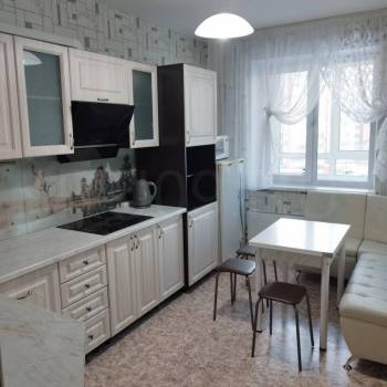 Сдается 2-х комнатная квартира, 64 м²