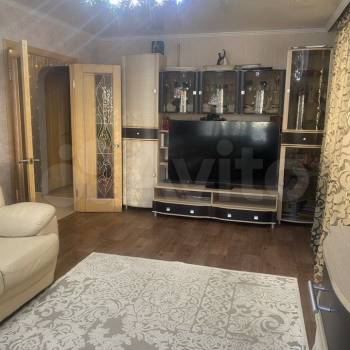 Продается Многокомнатная квартира, 70 м²