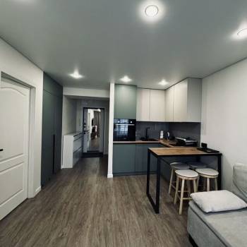 Продается 1-комнатная квартира, 41 м²