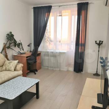 Сдается 1-комнатная квартира, 52 м²