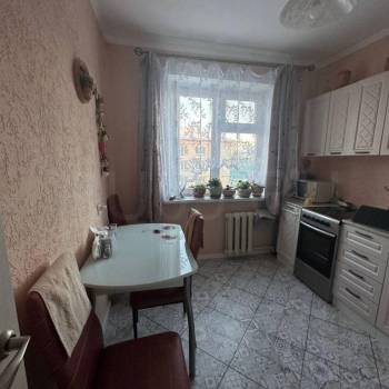 Продается Многокомнатная квартира, 69 м²