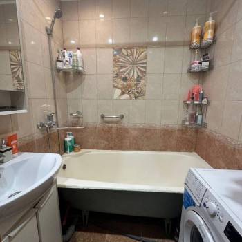 Продается Многокомнатная квартира, 69 м²