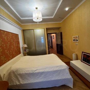 Продается 3-х комнатная квартира, 132 м²