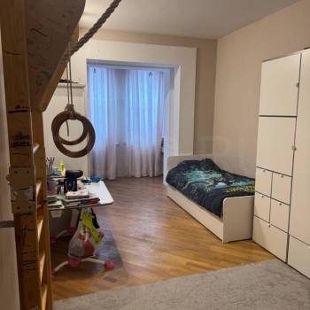 Продается 3-х комнатная квартира, 132 м²