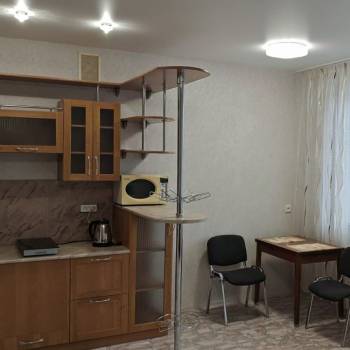 Сдается 1-комнатная квартира, 42 м²