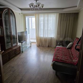 Продается Многокомнатная квартира, 70 м²