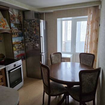 Продается Многокомнатная квартира, 70 м²