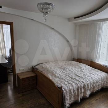 Продается Многокомнатная квартира, 70 м²