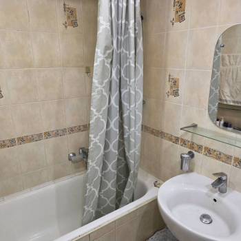 Продается Многокомнатная квартира, 70 м²