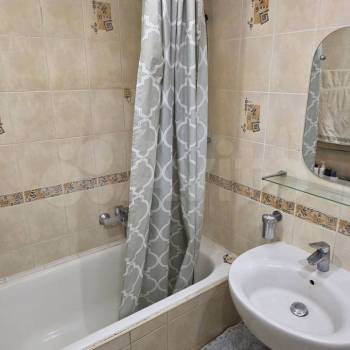Продается Многокомнатная квартира, 70 м²