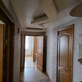 Продается Многокомнатная квартира, 70 м²