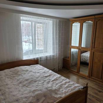 Продается Многокомнатная квартира, 70 м²