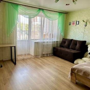 Продается 1-комнатная квартира, 49 м²
