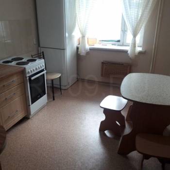 Сдается 1-комнатная квартира, 42 м²