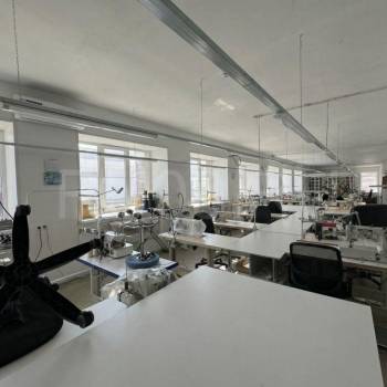 Сдается Нежилое помещение, 300 м²