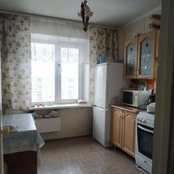 Продается Многокомнатная квартира, 77,4 м²