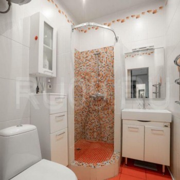 Продается 1-комнатная квартира, 54 м²