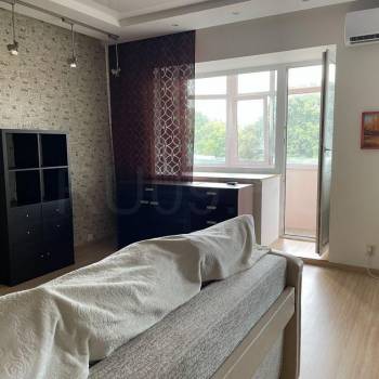 Продается 1-комнатная квартира, 54 м²