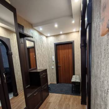 Продается Многокомнатная квартира, 77,1 м²