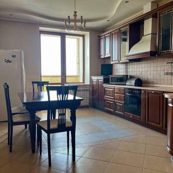 Продается Многокомнатная квартира, 225 м²