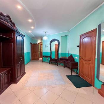 Продается Многокомнатная квартира, 225 м²