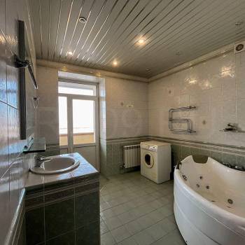 Продается Многокомнатная квартира, 225 м²