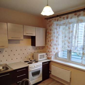 Сдается 1-комнатная квартира, 39 м²