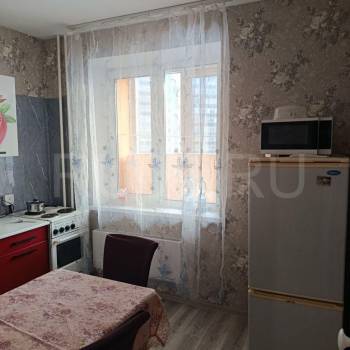 Сдается 1-комнатная квартира, 38 м²