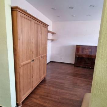 Продается 1-комнатная квартира, 39 м²
