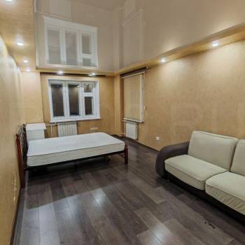 Продается 1-комнатная квартира, 45 м²
