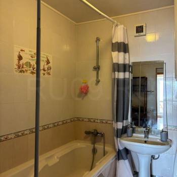 Сдается 1-комнатная квартира, 52 м²