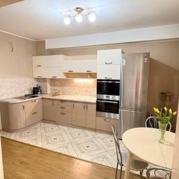 Продается 1-комнатная квартира, 50 м²