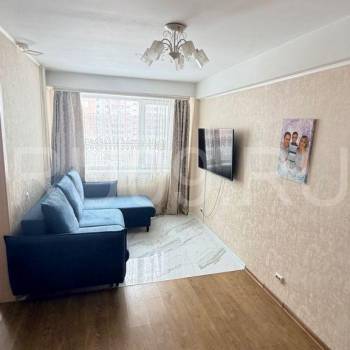 Продается 1-комнатная квартира, 50 м²