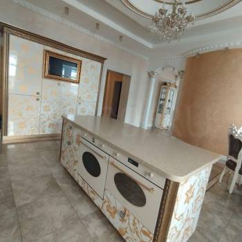 Продается Многокомнатная квартира, 205 м²