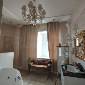 Продается Многокомнатная квартира, 205 м²
